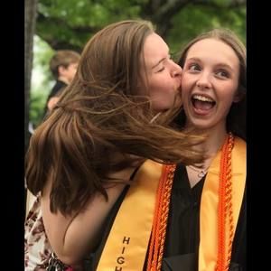 Meet your Posher, Demi